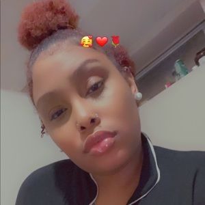 Meet your Posher, Iris